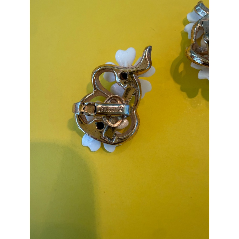 VTG‎ 1950s Crown Trifari Alfred Philippe White Flower Earrings Pristine Cond - Picture 7 of 7
